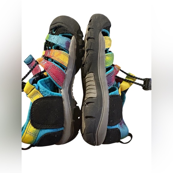 KEEN Newport H2 Water Sandals in a rainbow tie-dye pattern. Kids size 11. EUC - Picture 2 of 8